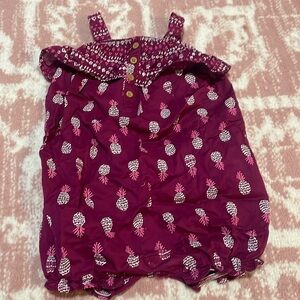 🧡 3 For $12 Bundle Sale 🧡 EUC - Carters Romper